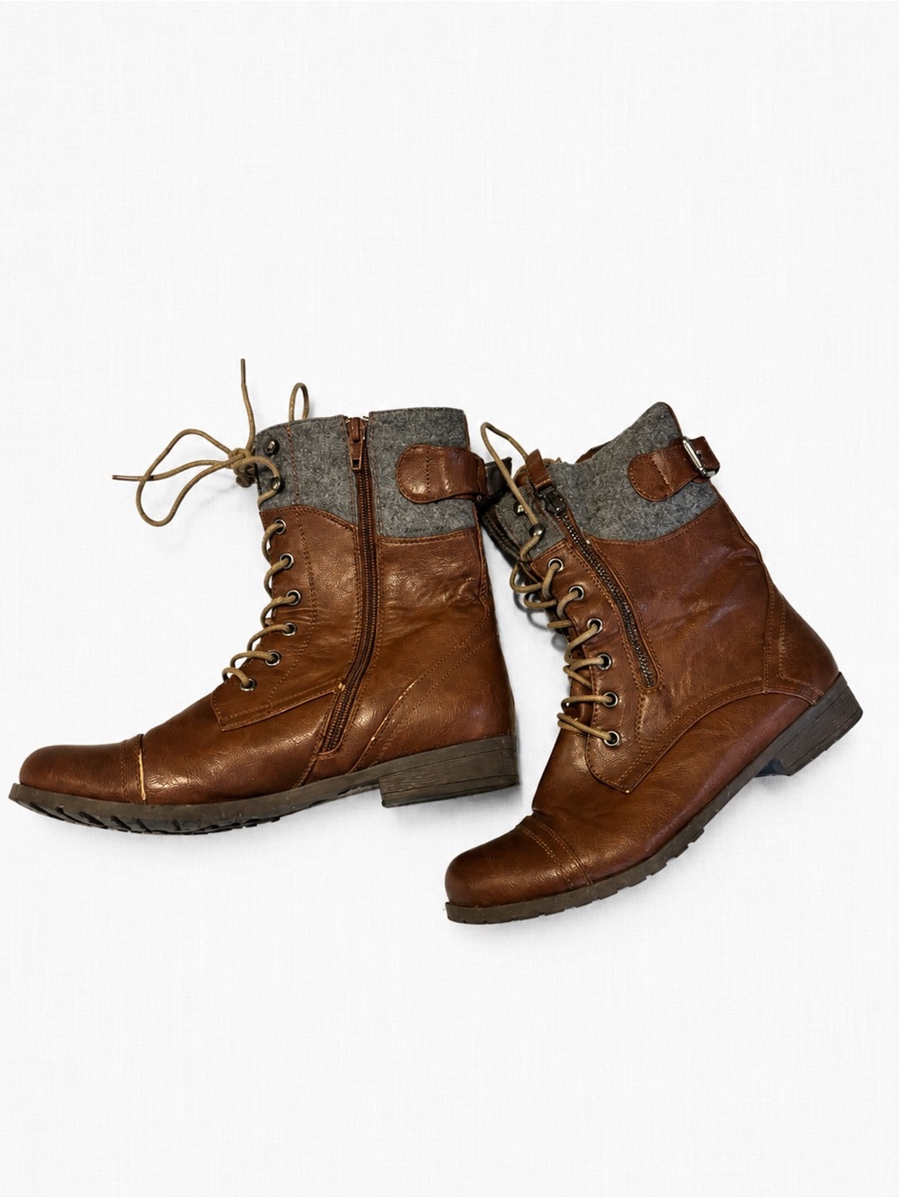Brown Leather Lace-Up Ankle Boots with Gray Knit Collar